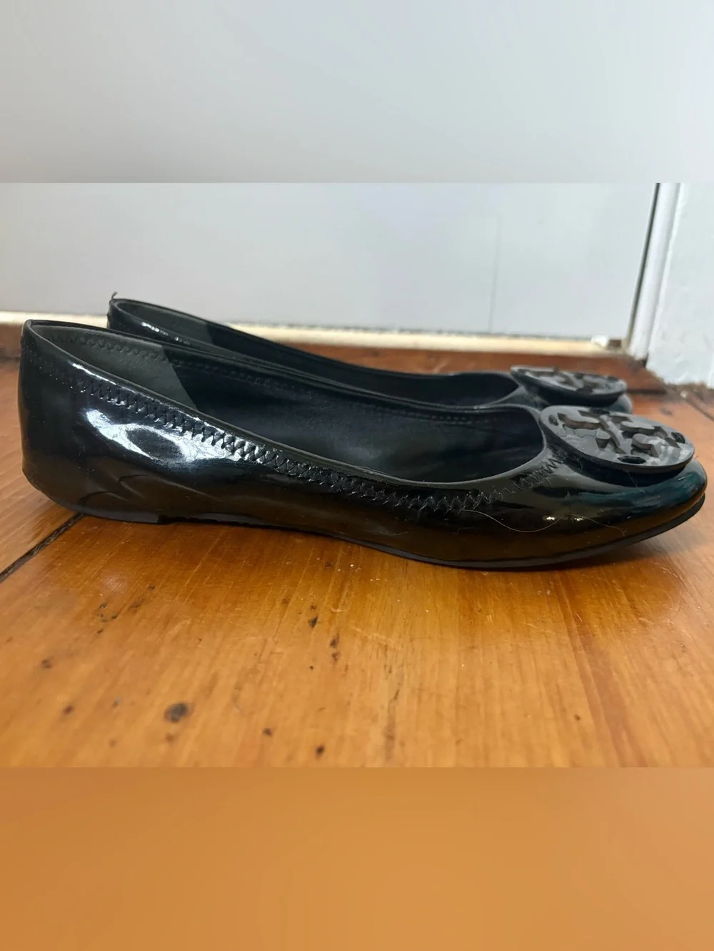 Tory Burch Reva Patent Leather Ballet Flats Black Logo, Size 9 - Classic Shiny
